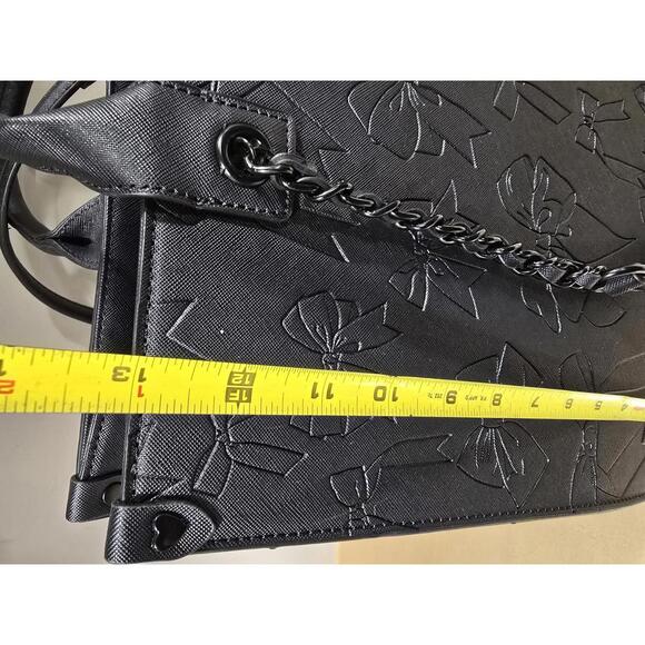 Betsey Johnson XOKIARA2 Black Embossed Bow Satchel Handbag - Picture 6 of 7